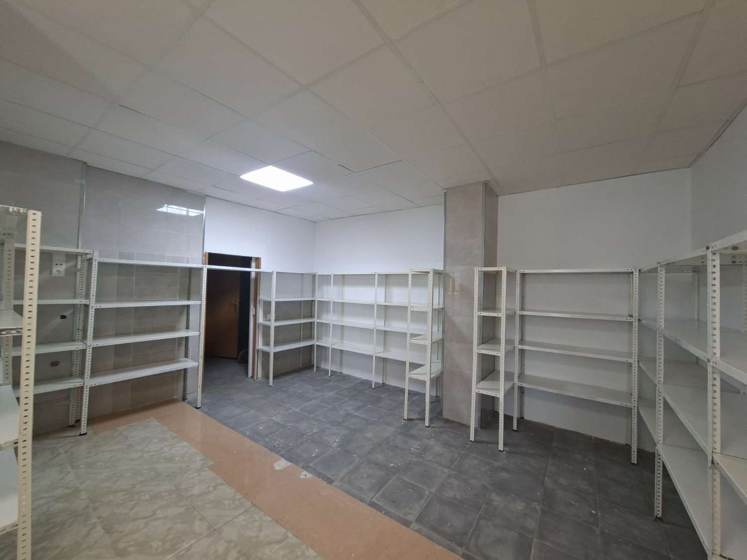Local en venta Vélez-Málaga
