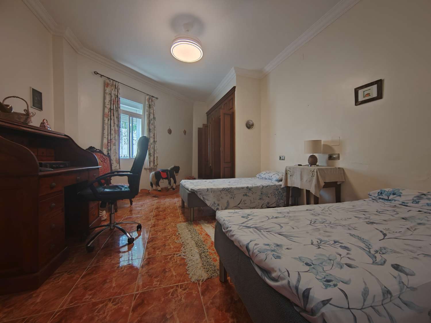 Villa en Caleta de Vélez con vistas al mar, piscina y apartamento independiente