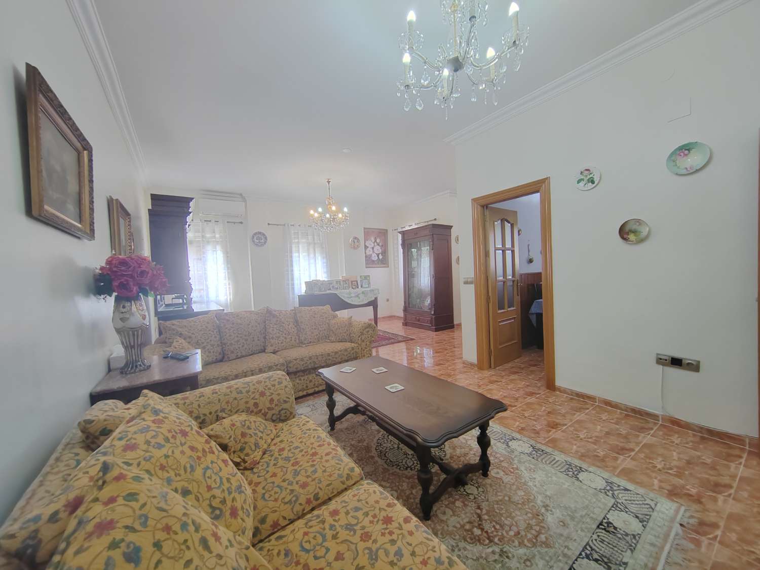 Villa en Caleta de Vélez con vistas al mar, piscina y apartamento independiente