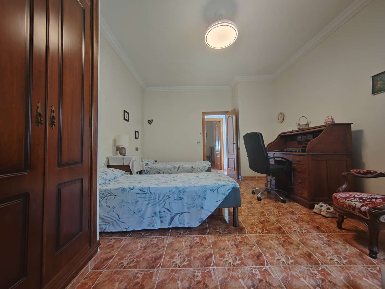 Villa en Caleta de Vélez con vistas al mar, piscina y apartamento independiente