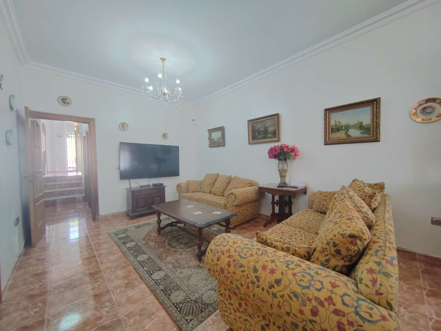 Villa en Caleta de Vélez con vistas al mar, piscina y apartamento independiente