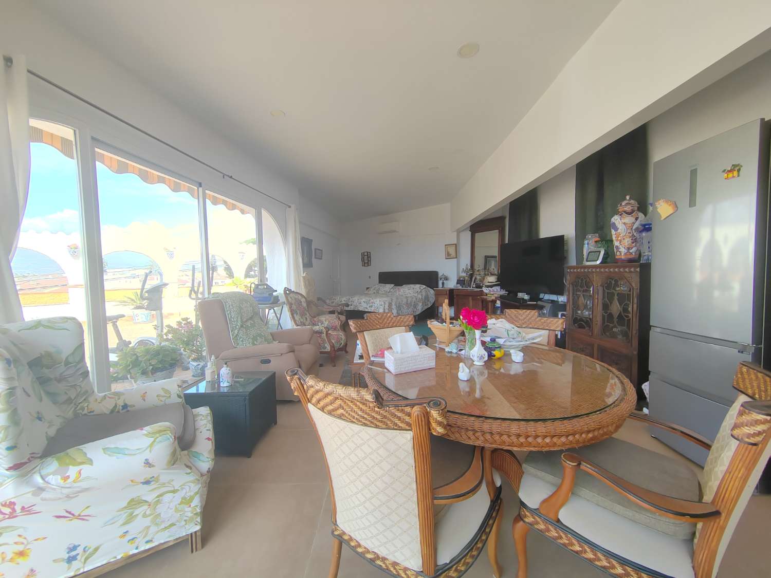 Villa en Caleta de Vélez con vistas al mar, piscina y apartamento independiente