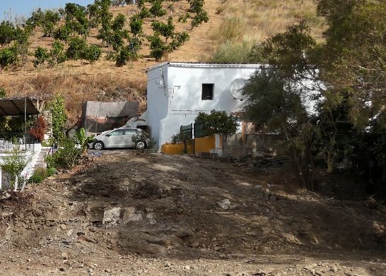 Percelen te koop in Canillas de Aceituno