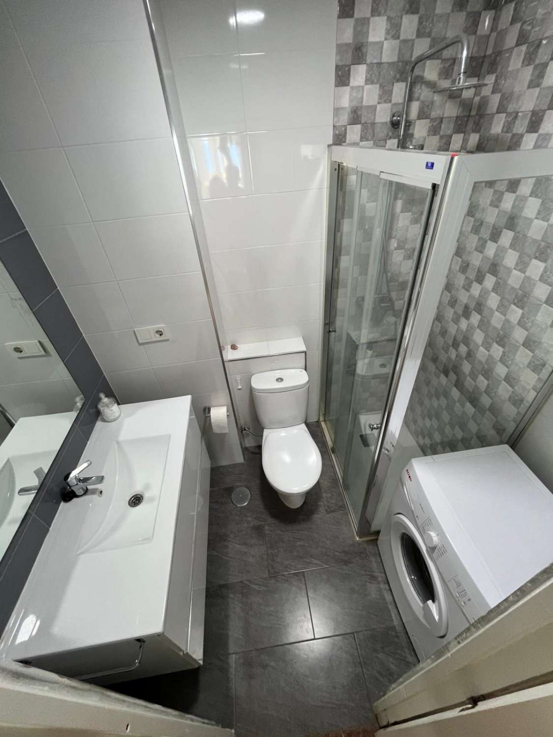 Huoneisto myynnissä Algarrobo Costa