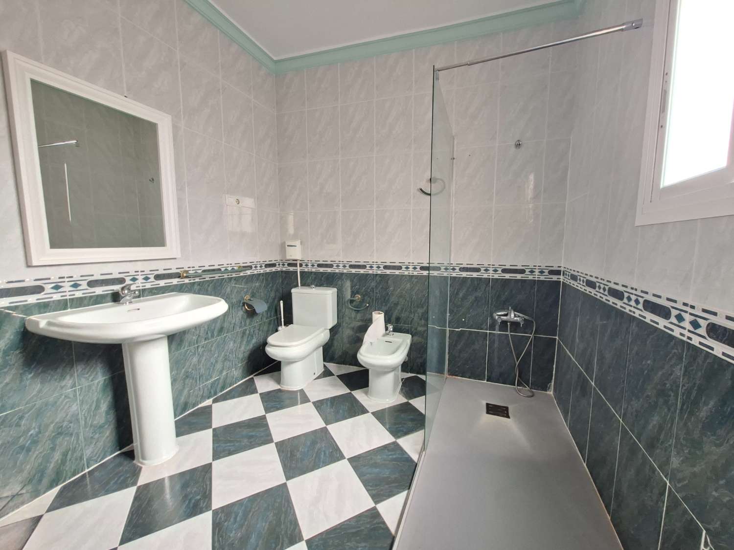 منزل للبيع في Viñuela