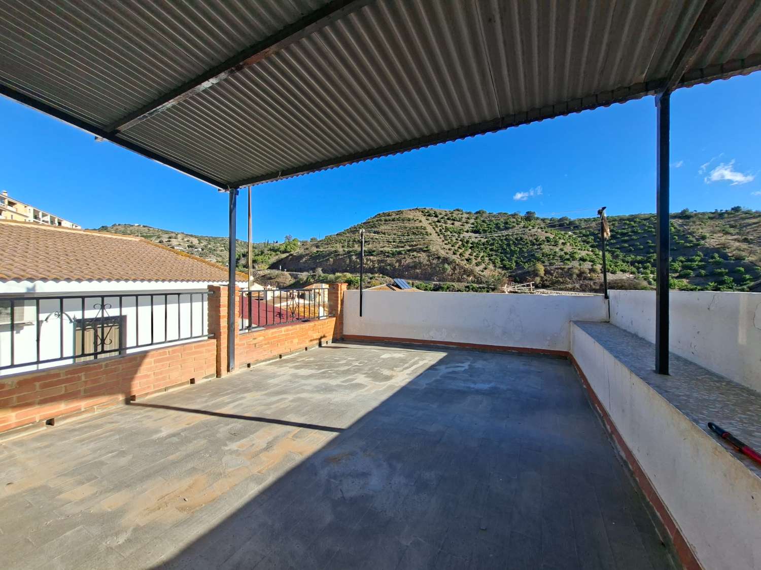 منزل للبيع في Viñuela