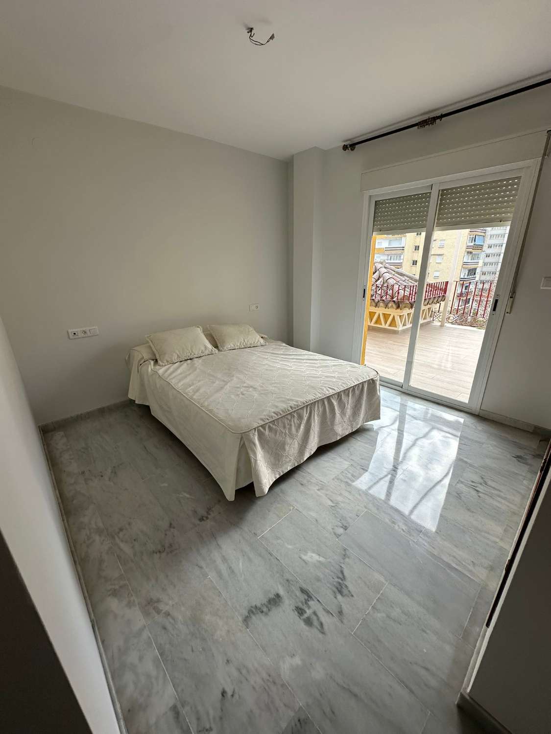 Piso en alquiler en Paseo Marítimo de Levante (Torre del Mar)