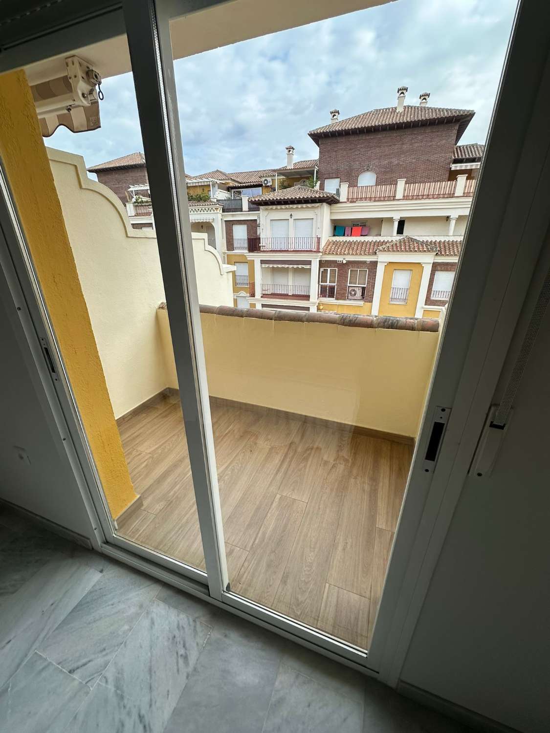 Piso en alquiler en Paseo Marítimo de Levante (Torre del Mar)