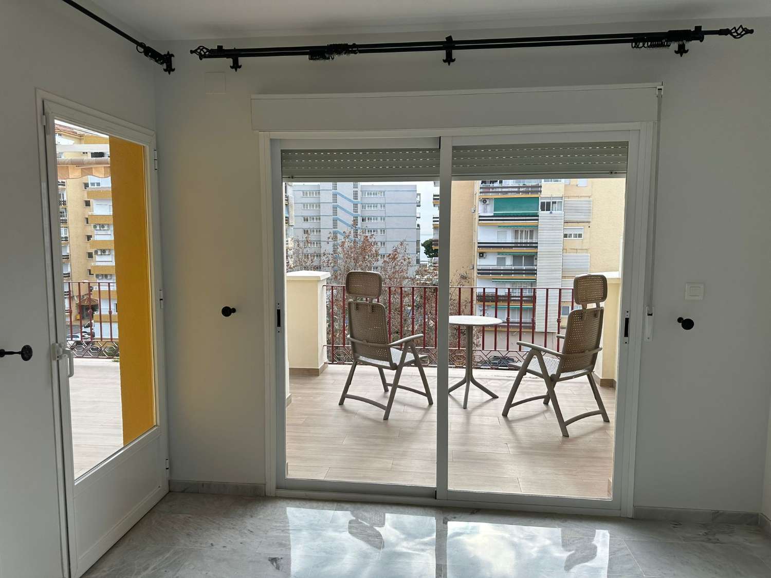 Piso en alquiler en Paseo Marítimo de Levante (Torre del Mar)