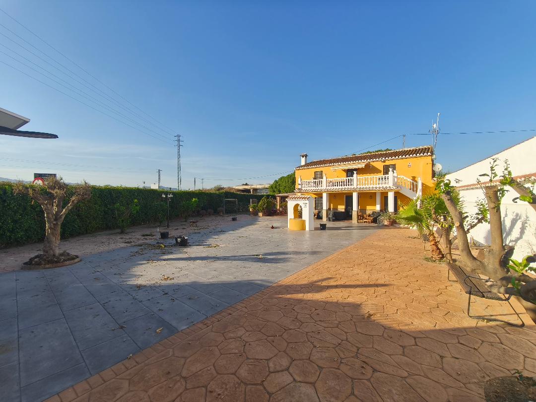 Chalet independiente en venta Vélez-Málaga