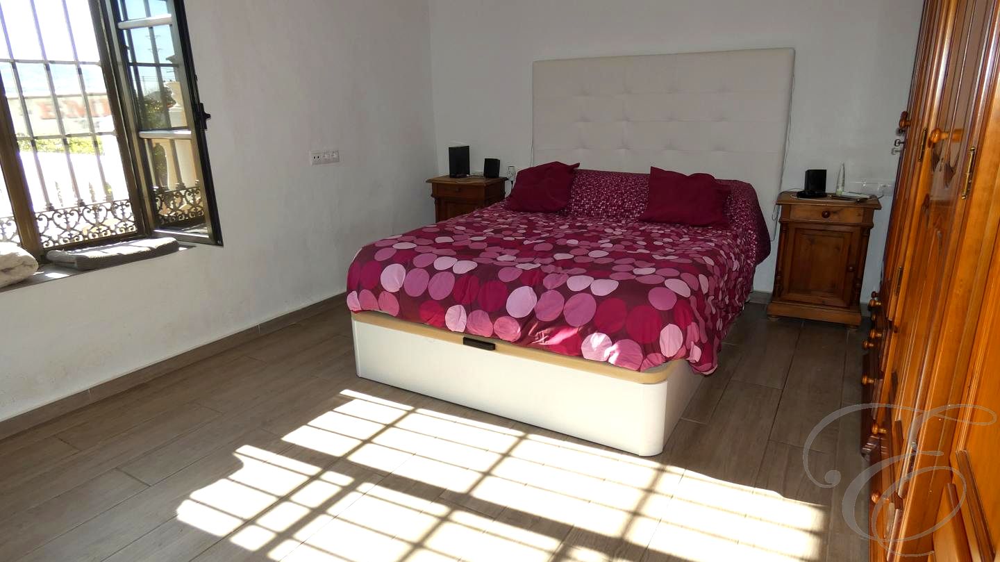 Chalet independiente en venta Vélez-Málaga