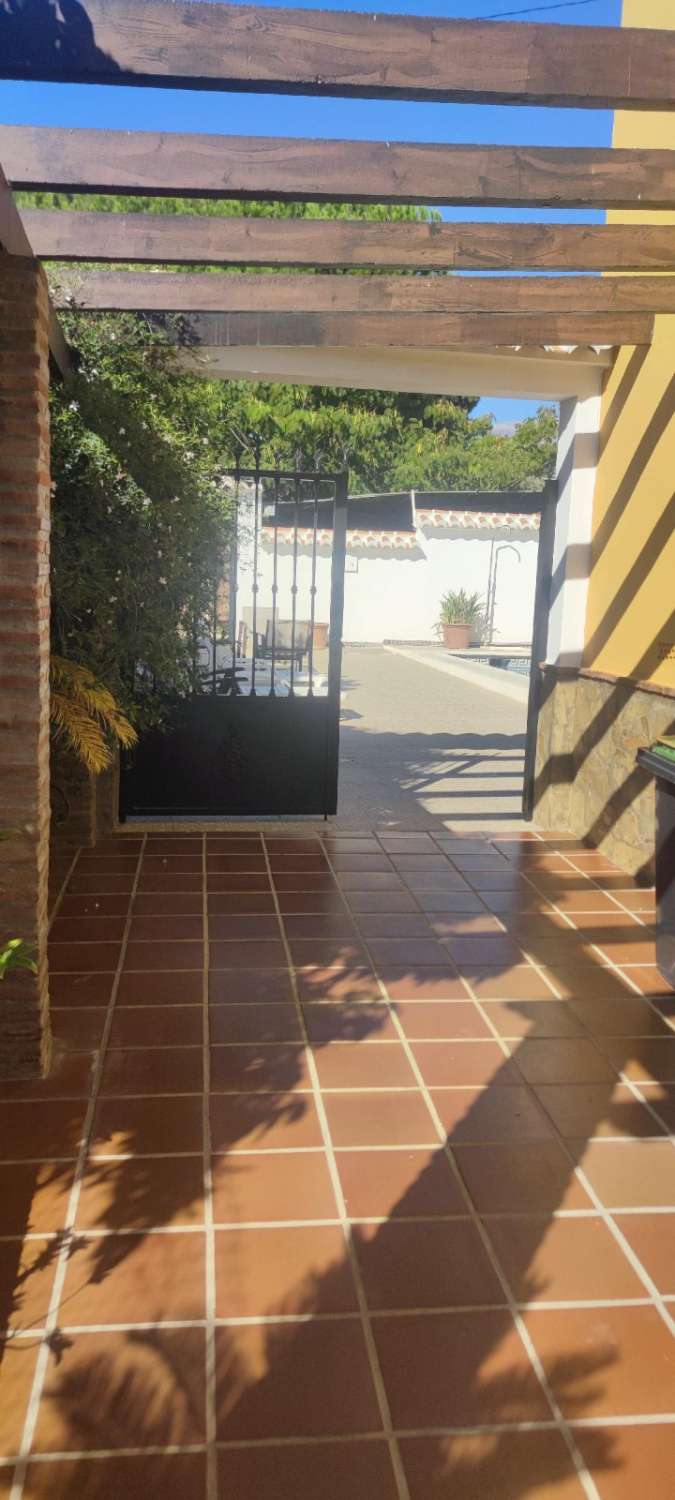 Chalet independiente en venta Vélez-Málaga