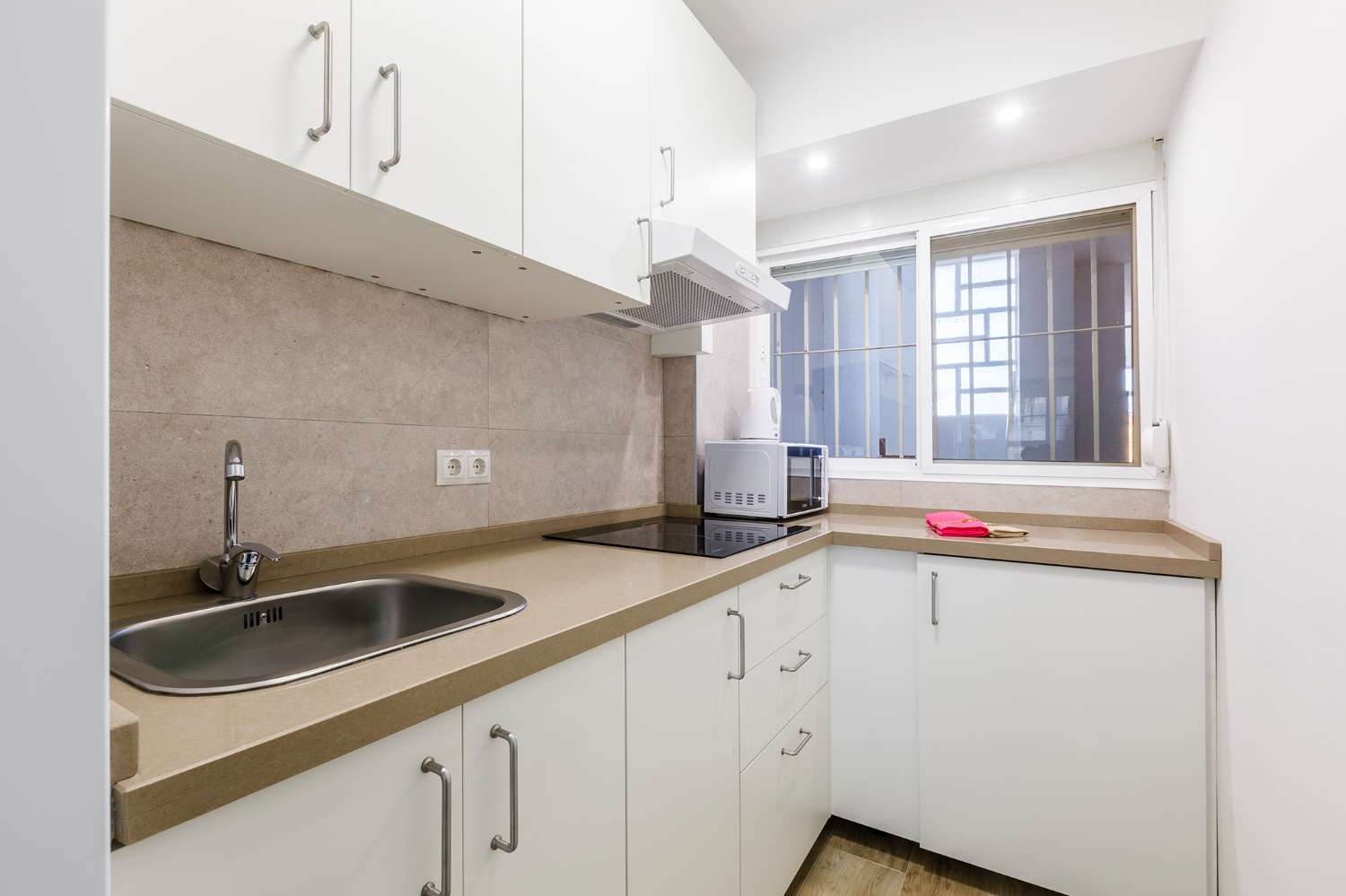 Apartamento disponible para alquiler temporal en Torre del Mar – Meses de marzo y abril