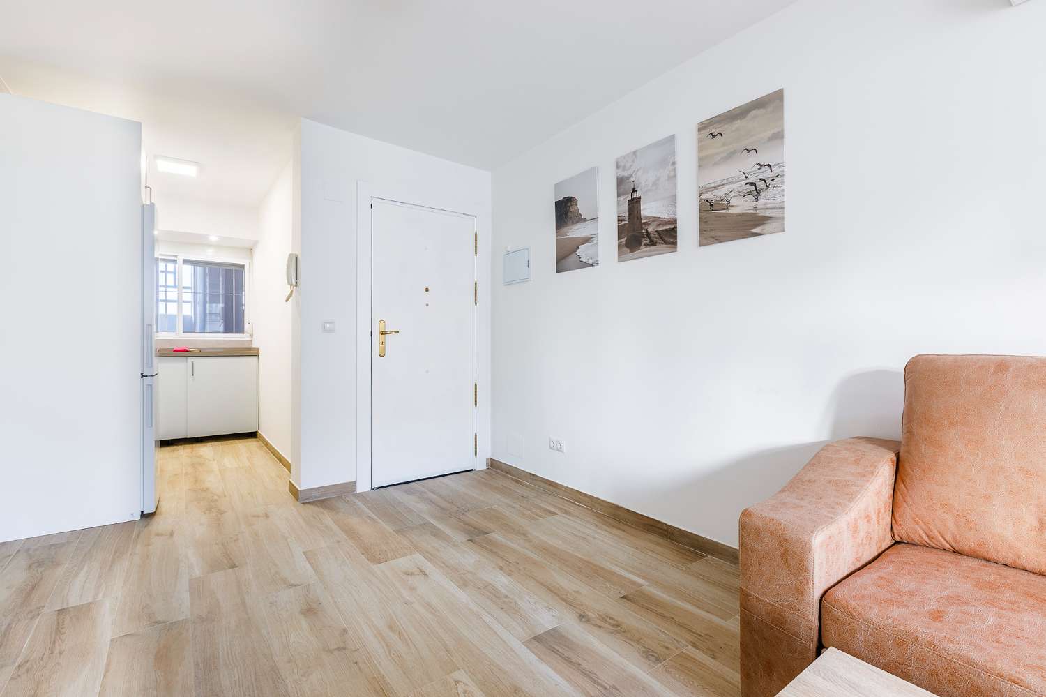 Apartamento disponible para alquiler temporal en Torre del Mar – Meses de marzo y abril