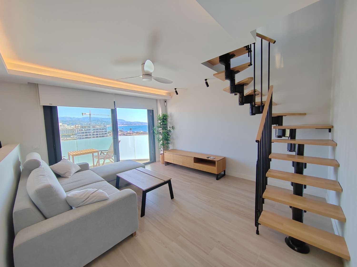 Ático en alquiler en Poniente-Faro (Torre del Mar)