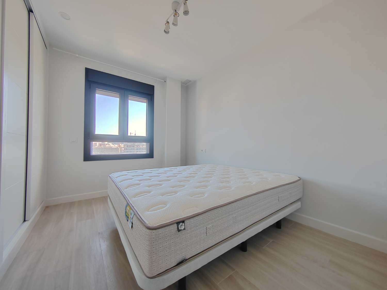 Ático en alquiler en Poniente-Faro (Torre del Mar)