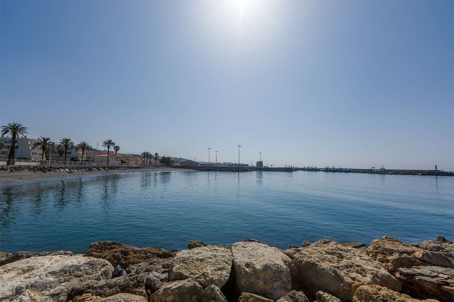 شقة للبيع في Caleta de Vélez