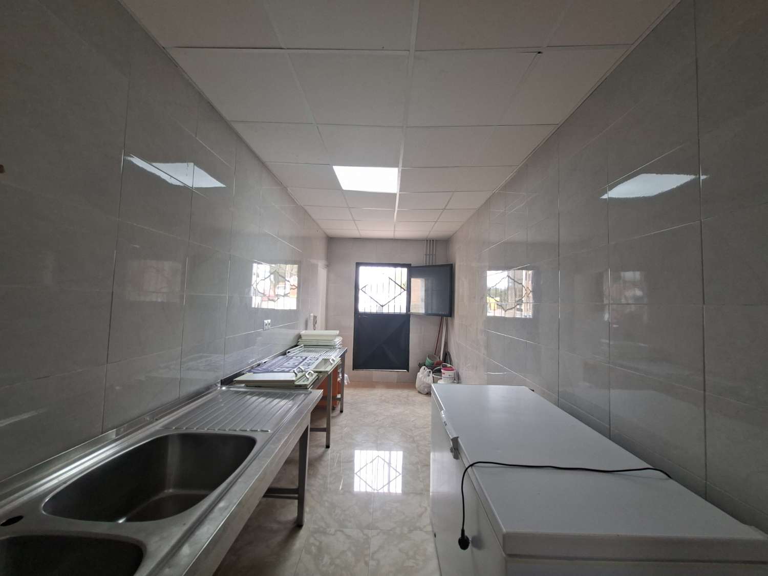 اعمال للبيع في Zona Hispanidad-Vivar Téllez (Vélez-Málaga)