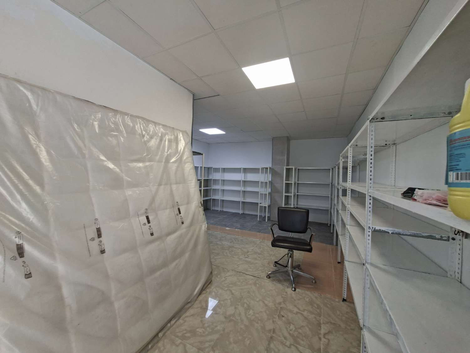 اعمال للبيع في Zona Hispanidad-Vivar Téllez (Vélez-Málaga)