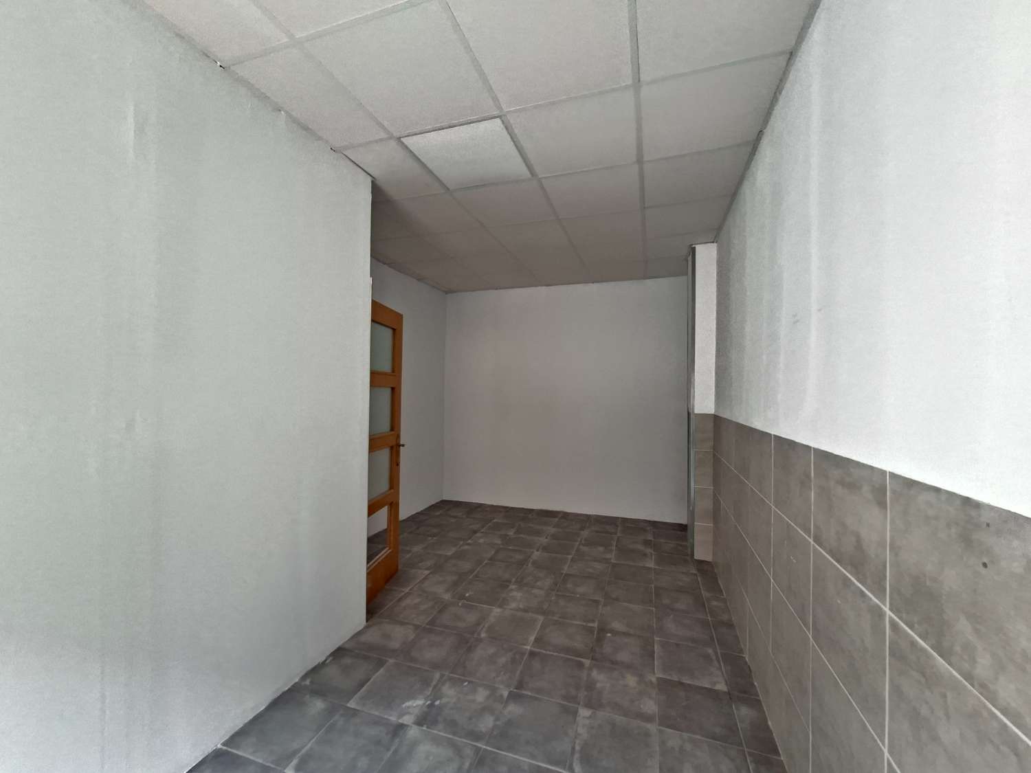 اعمال للبيع في Zona Hispanidad-Vivar Téllez (Vélez-Málaga)