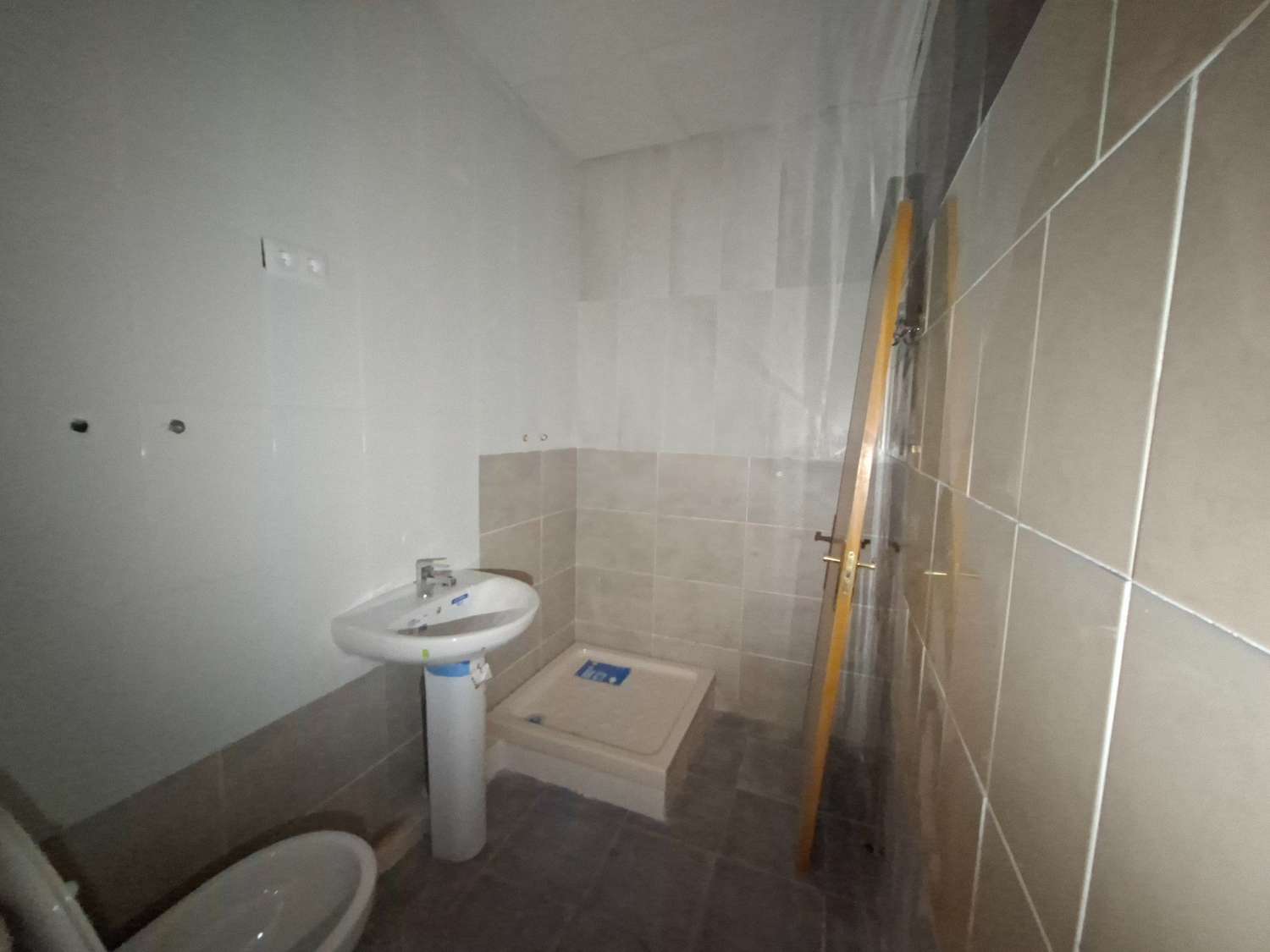 اعمال للبيع في Zona Hispanidad-Vivar Téllez (Vélez-Málaga)