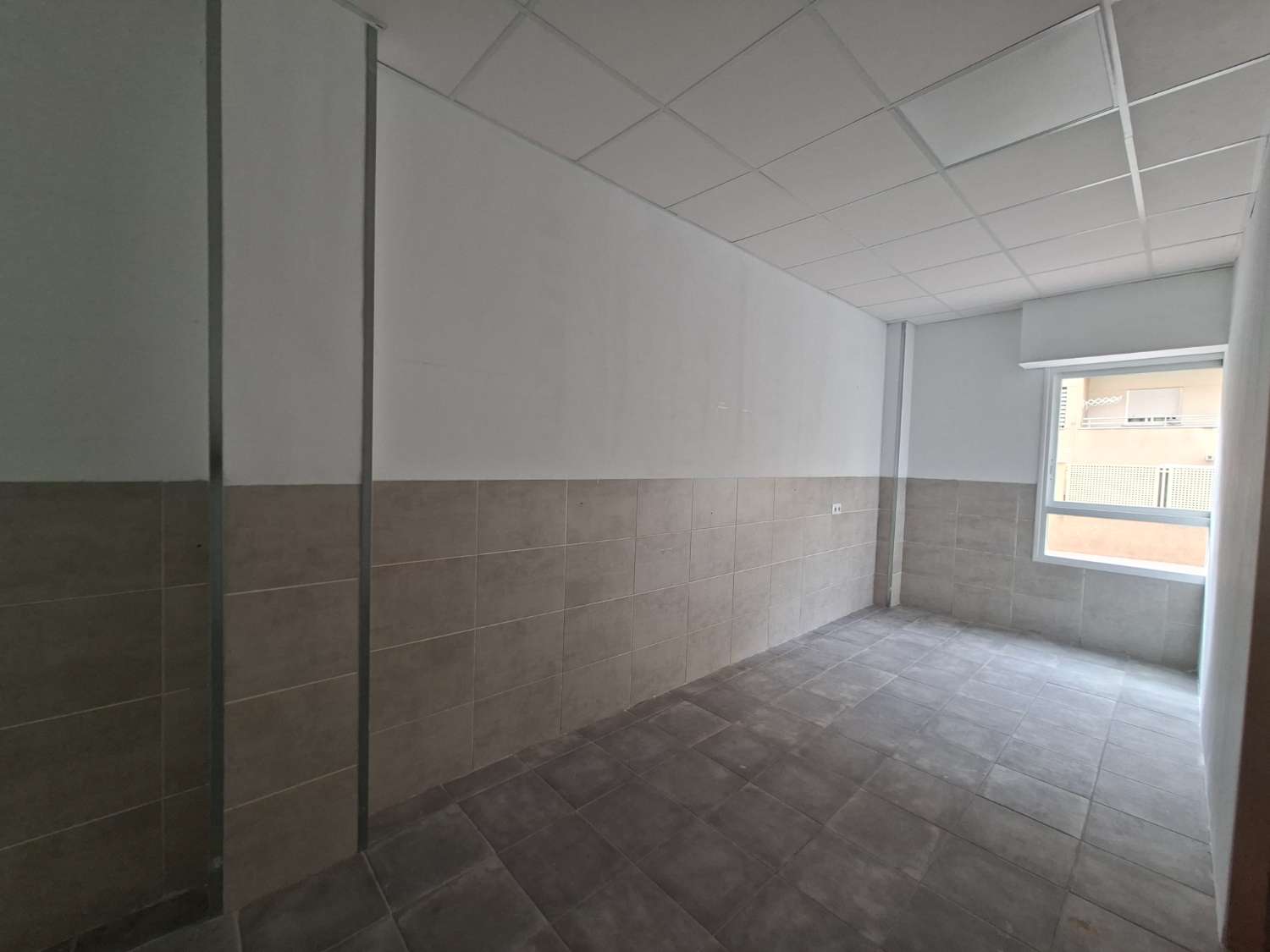 اعمال للبيع في Zona Hispanidad-Vivar Téllez (Vélez-Málaga)