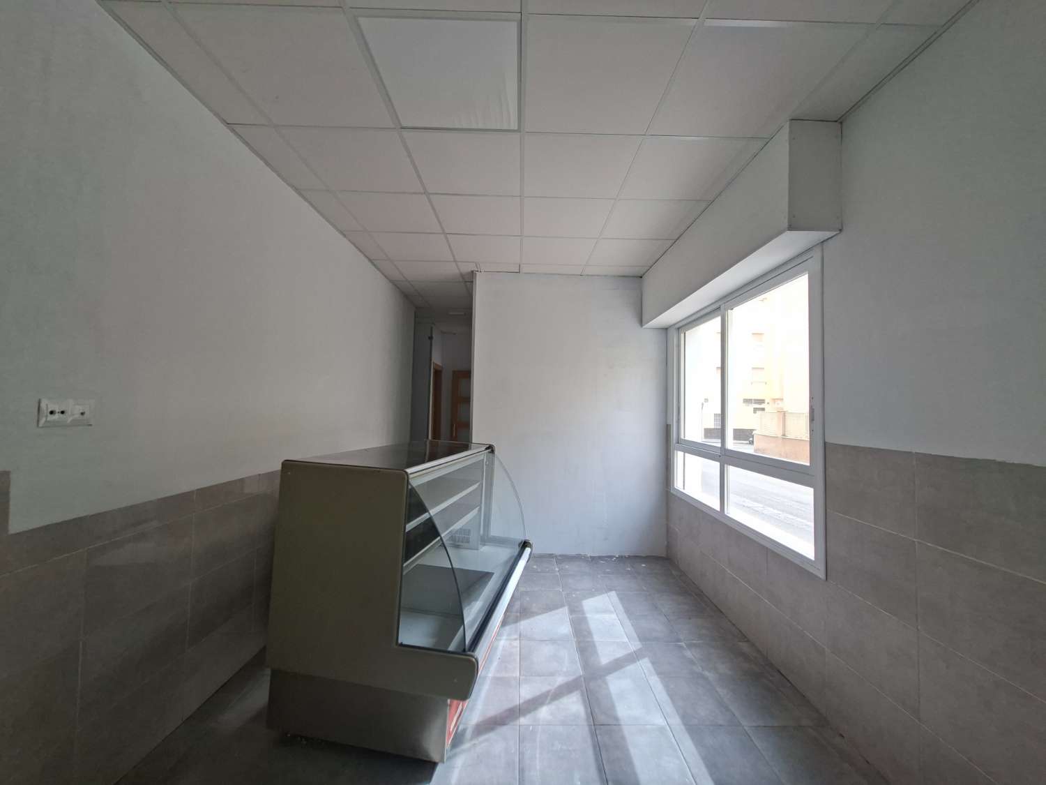 اعمال للبيع في Zona Hispanidad-Vivar Téllez (Vélez-Málaga)