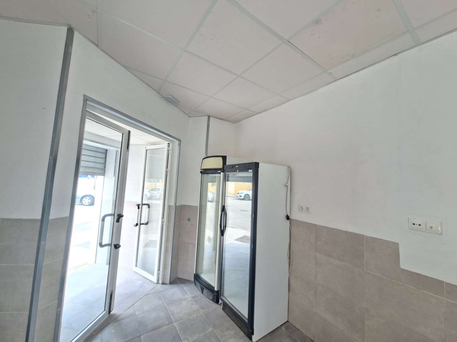 اعمال للبيع في Zona Hispanidad-Vivar Téllez (Vélez-Málaga)