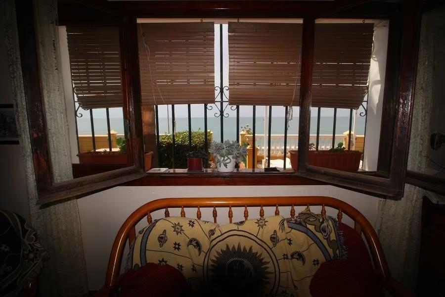 Villa en bord de mer à Benajarafe avec grand terrain urbain