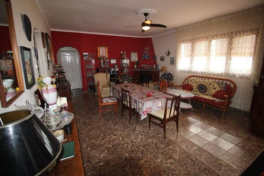 Villa en bord de mer à Benajarafe avec grand terrain urbain