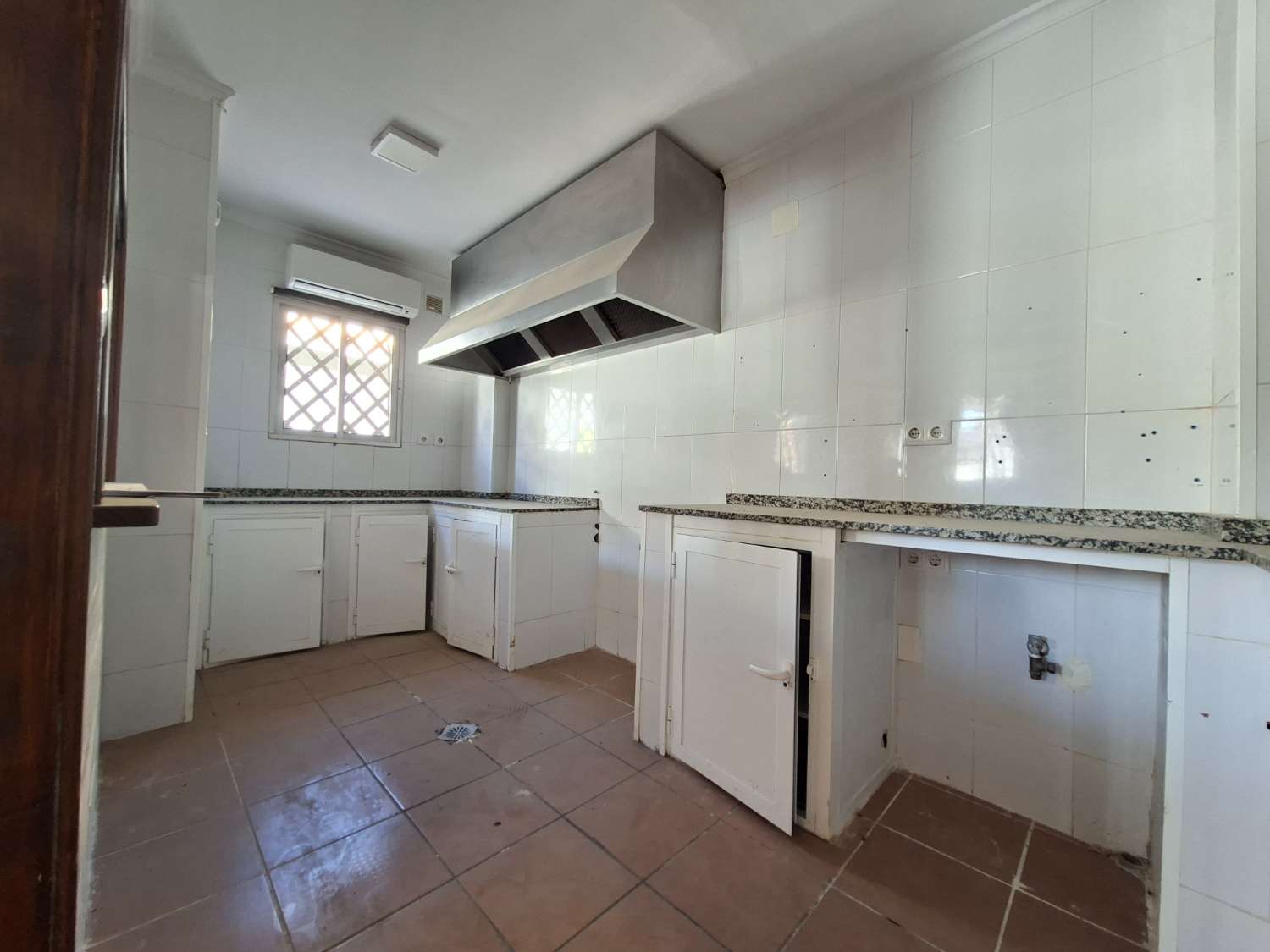 اعمال للبيع في Poniente-Faro (Torre del Mar)