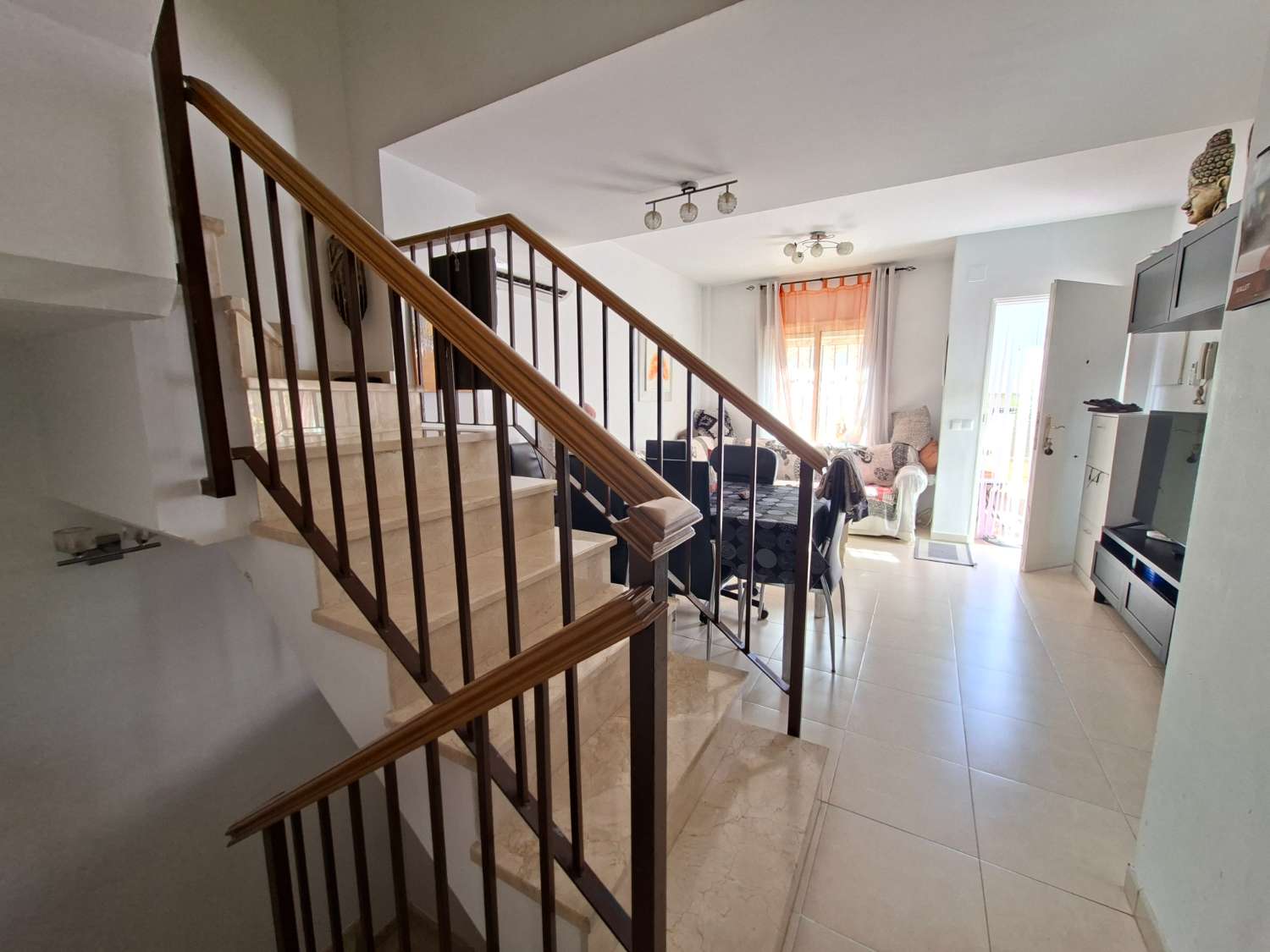 منزل للبيع في Almayate