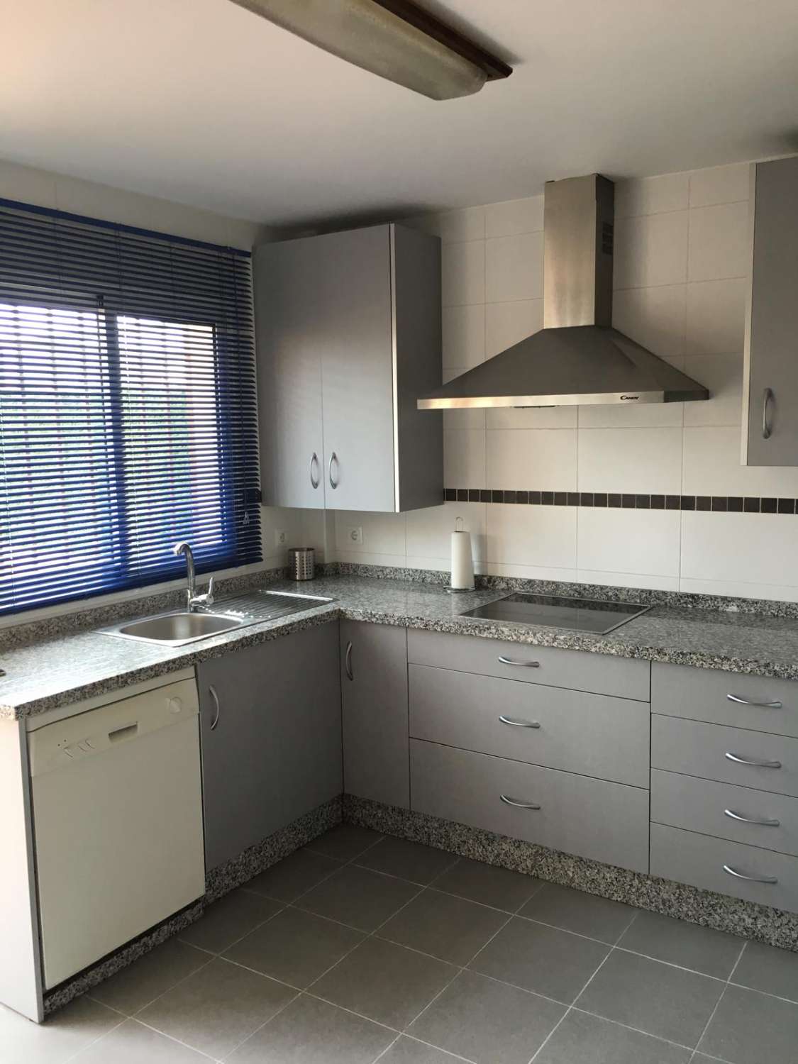 منزل للبيع في Almayate