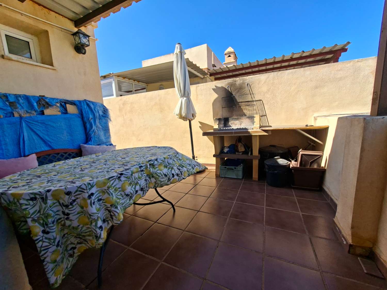 منزل للبيع في Almayate