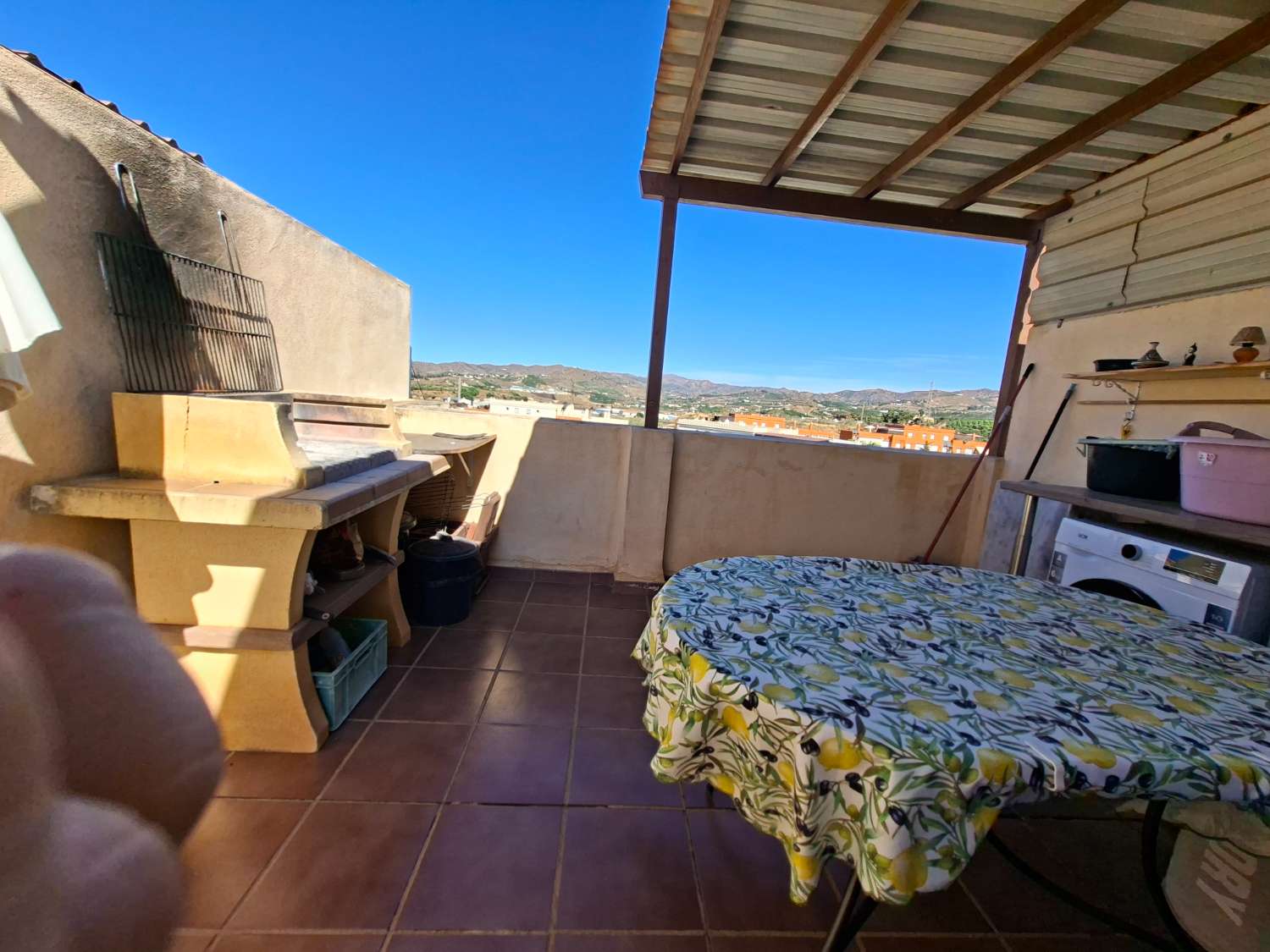 منزل للبيع في Almayate