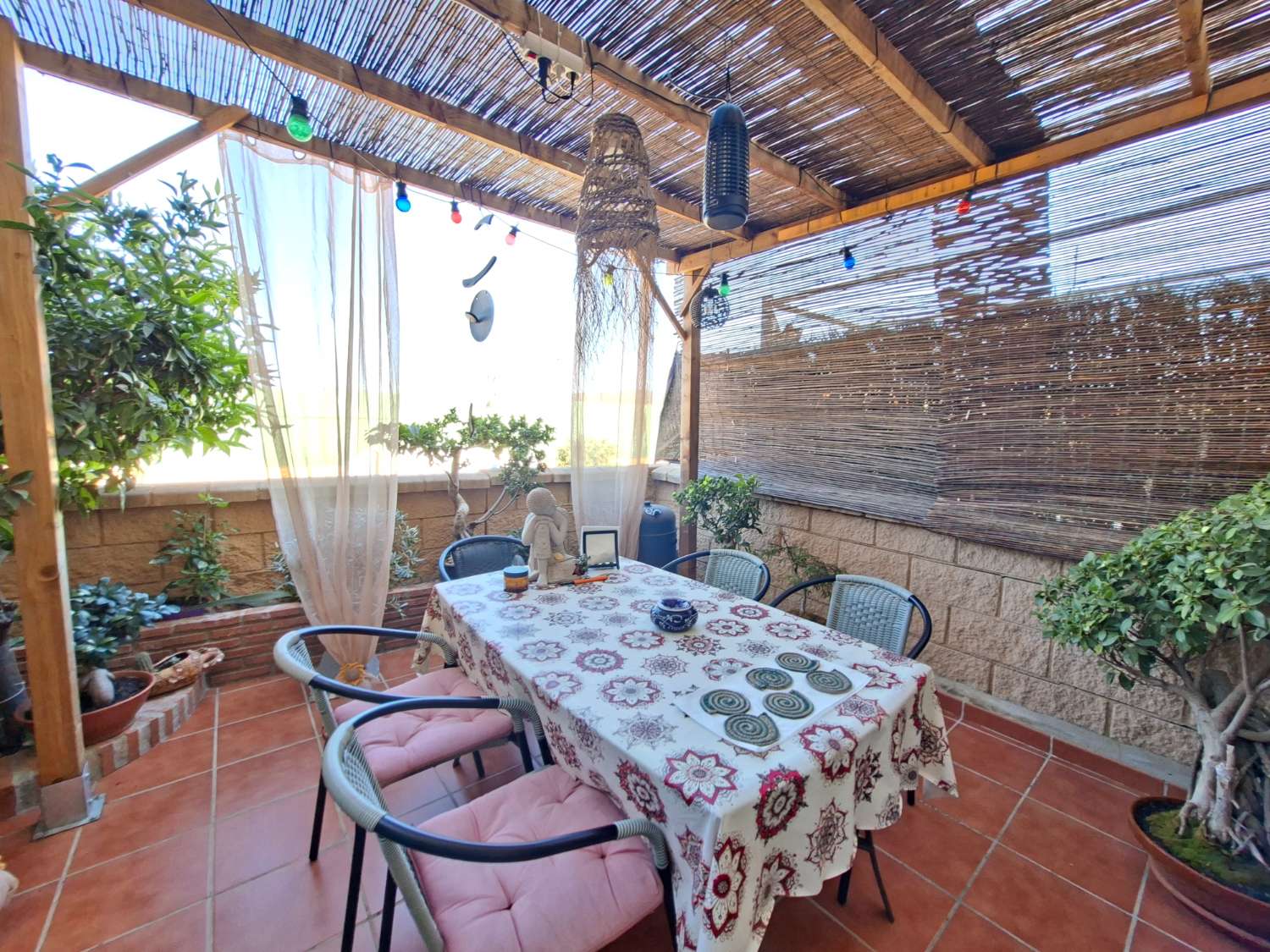 منزل للبيع في Almayate