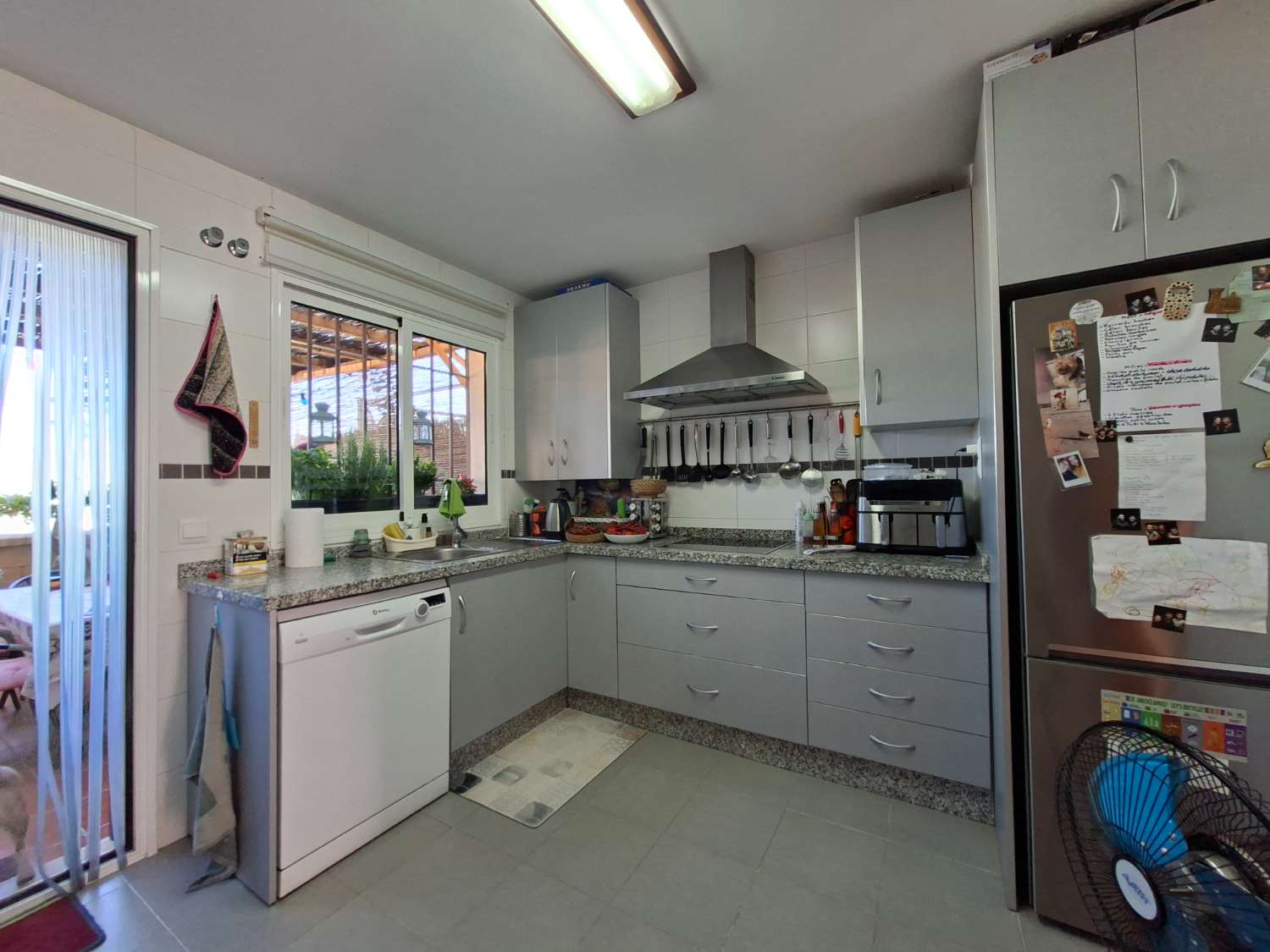 منزل للبيع في Almayate