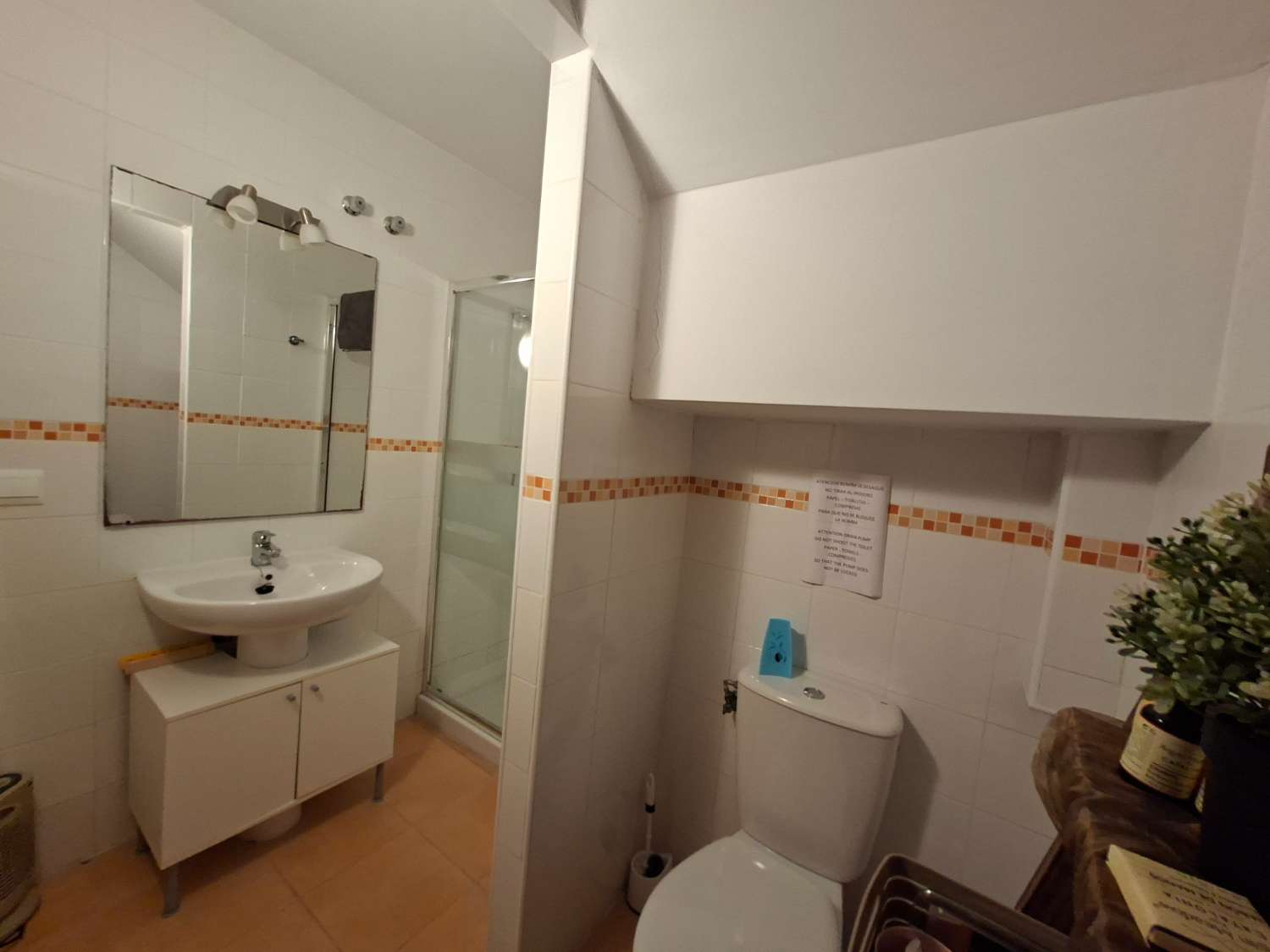 منزل للبيع في Almayate