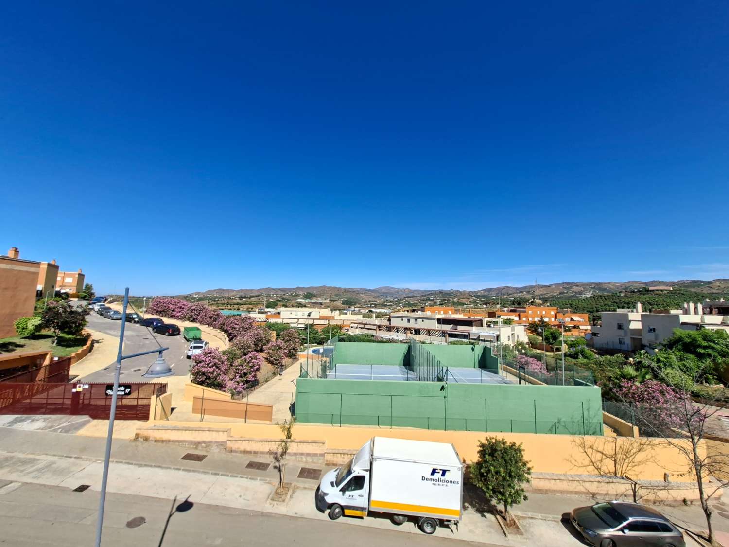 منزل للبيع في Almayate