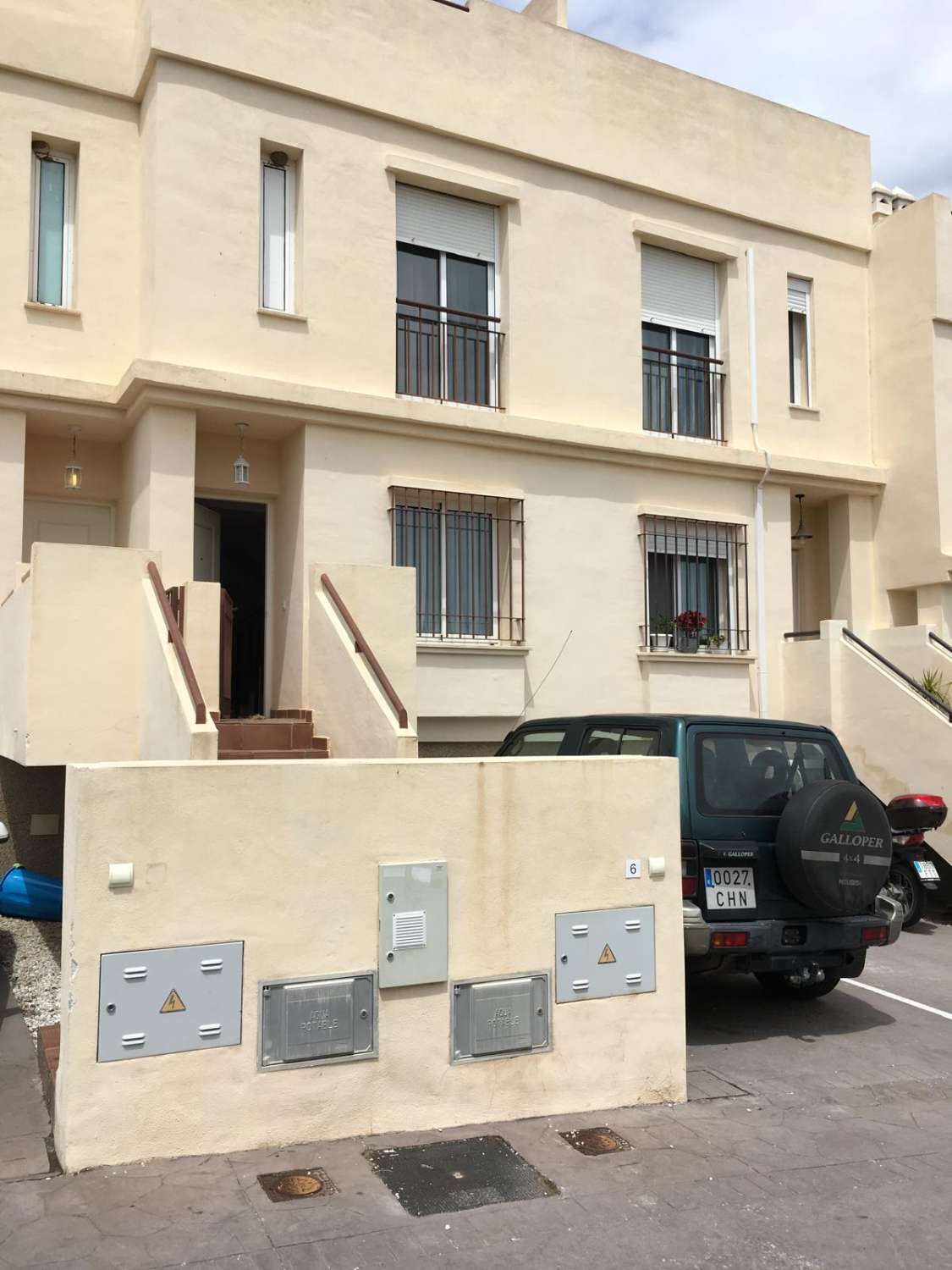 منزل للبيع في Almayate