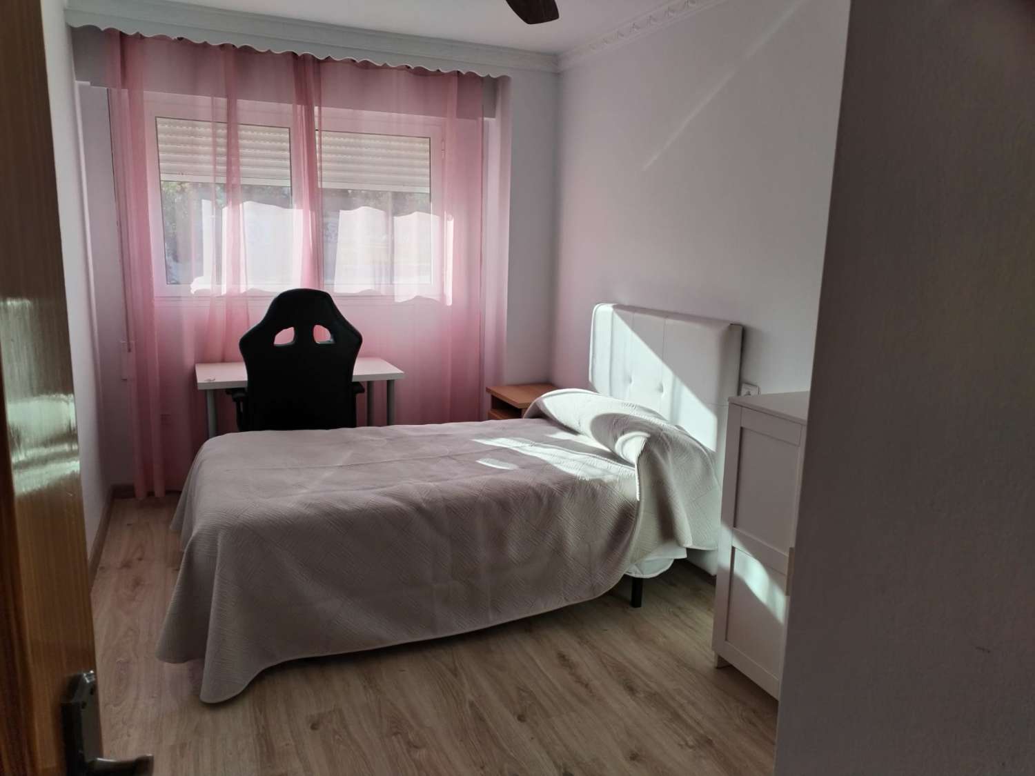 Piso 3 dormitorios con garaje en Torre del Mar