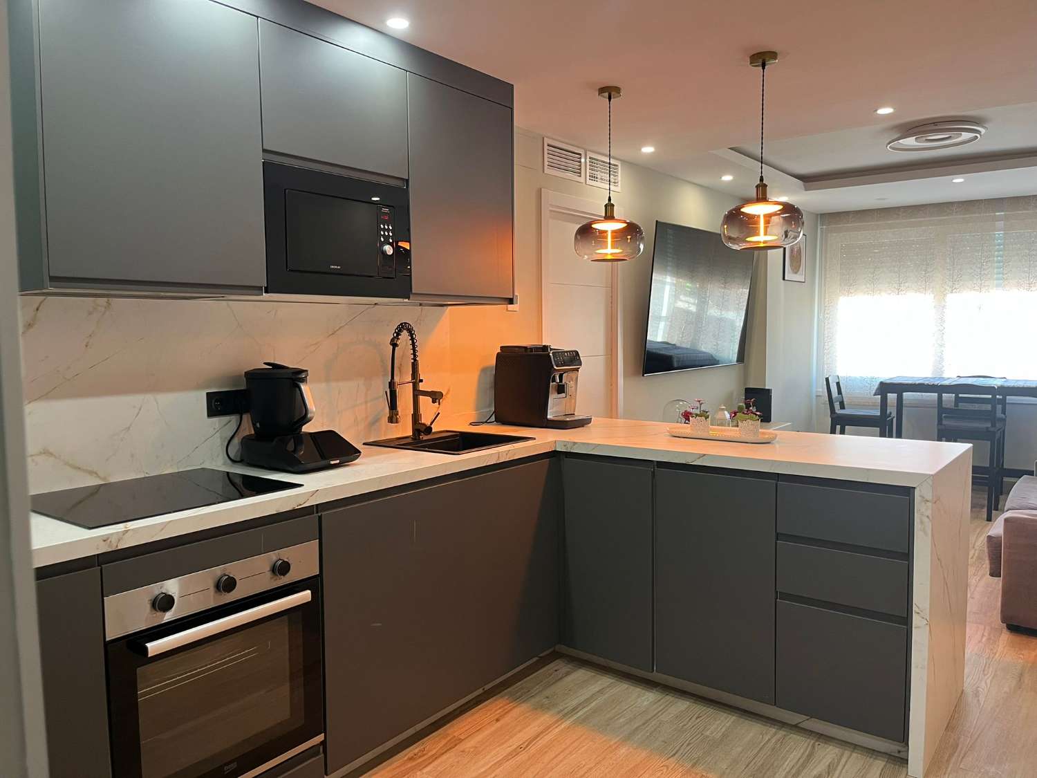 Wohnung mit 3 Schlafzimmern und 2 Badezimmern an der Plaza de Axarquía in Torre del Mar