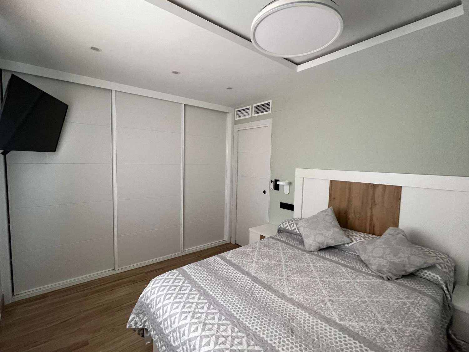 Wohnung mit 3 Schlafzimmern und 2 Badezimmern an der Plaza de Axarquía in Torre del Mar