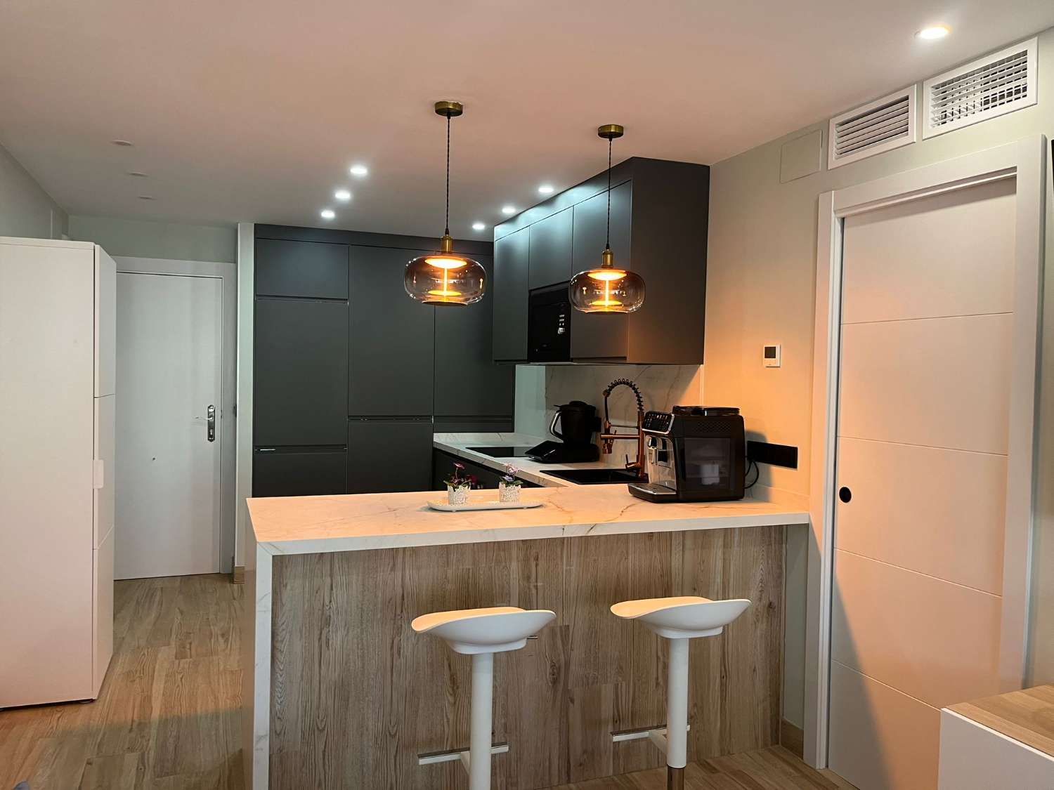 Wohnung mit 3 Schlafzimmern und 2 Badezimmern an der Plaza de Axarquía in Torre del Mar