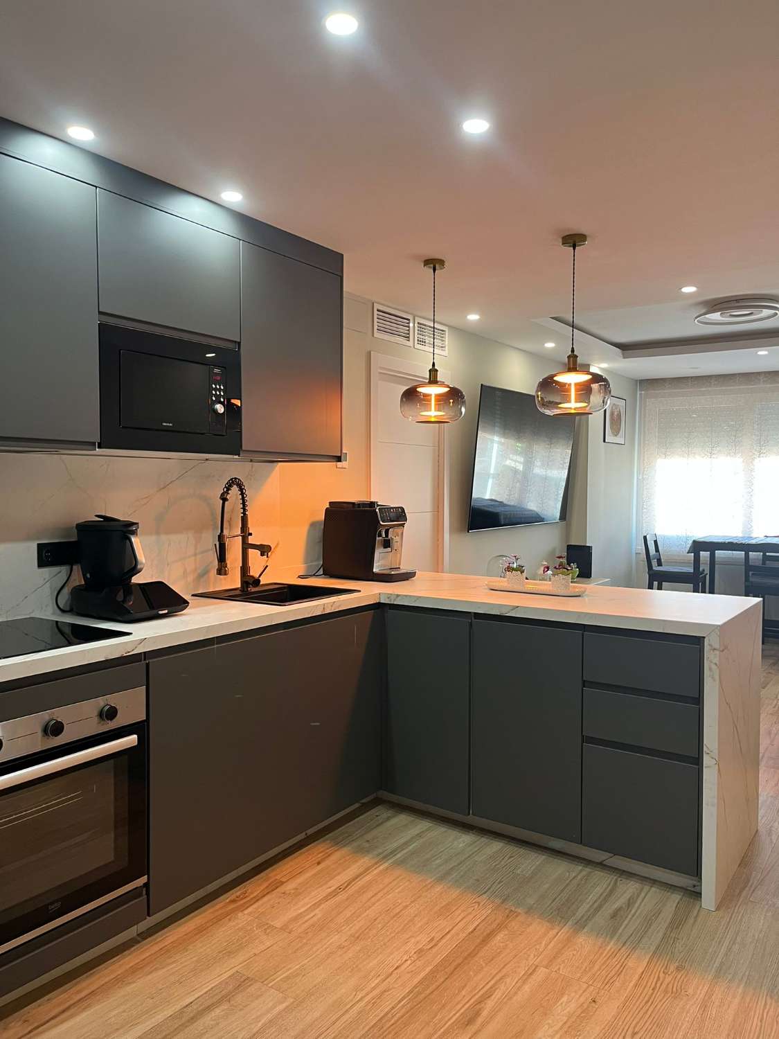 Wohnung mit 3 Schlafzimmern und 2 Badezimmern an der Plaza de Axarquía in Torre del Mar