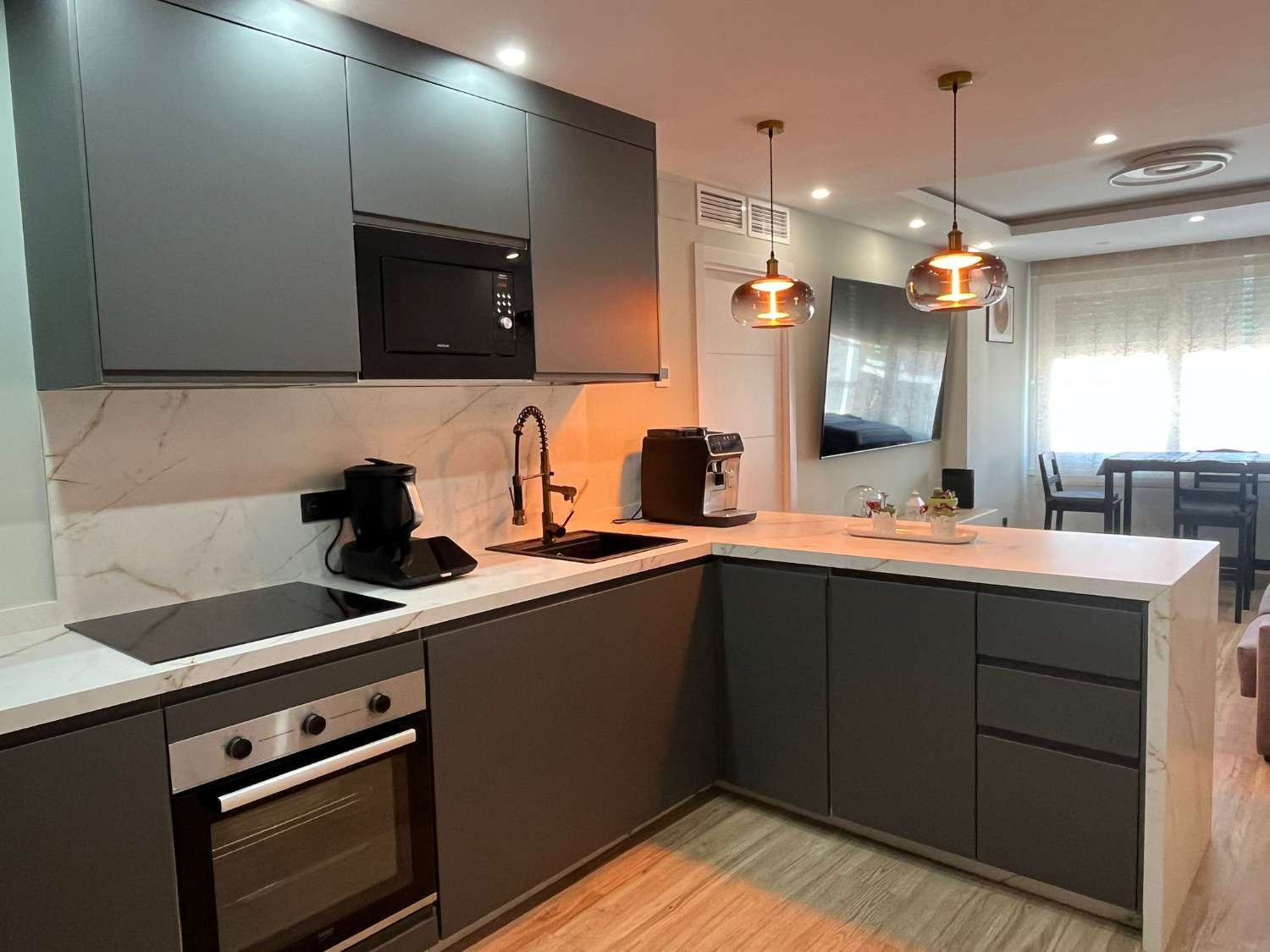 Wohnung mit 3 Schlafzimmern und 2 Badezimmern an der Plaza de Axarquía in Torre del Mar