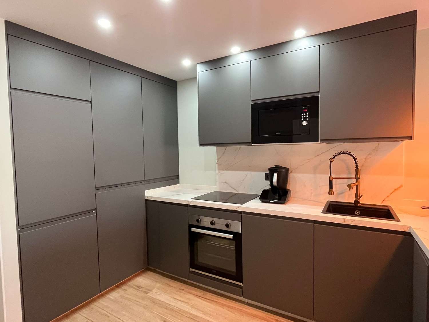 Wohnung mit 3 Schlafzimmern und 2 Badezimmern an der Plaza de Axarquía in Torre del Mar