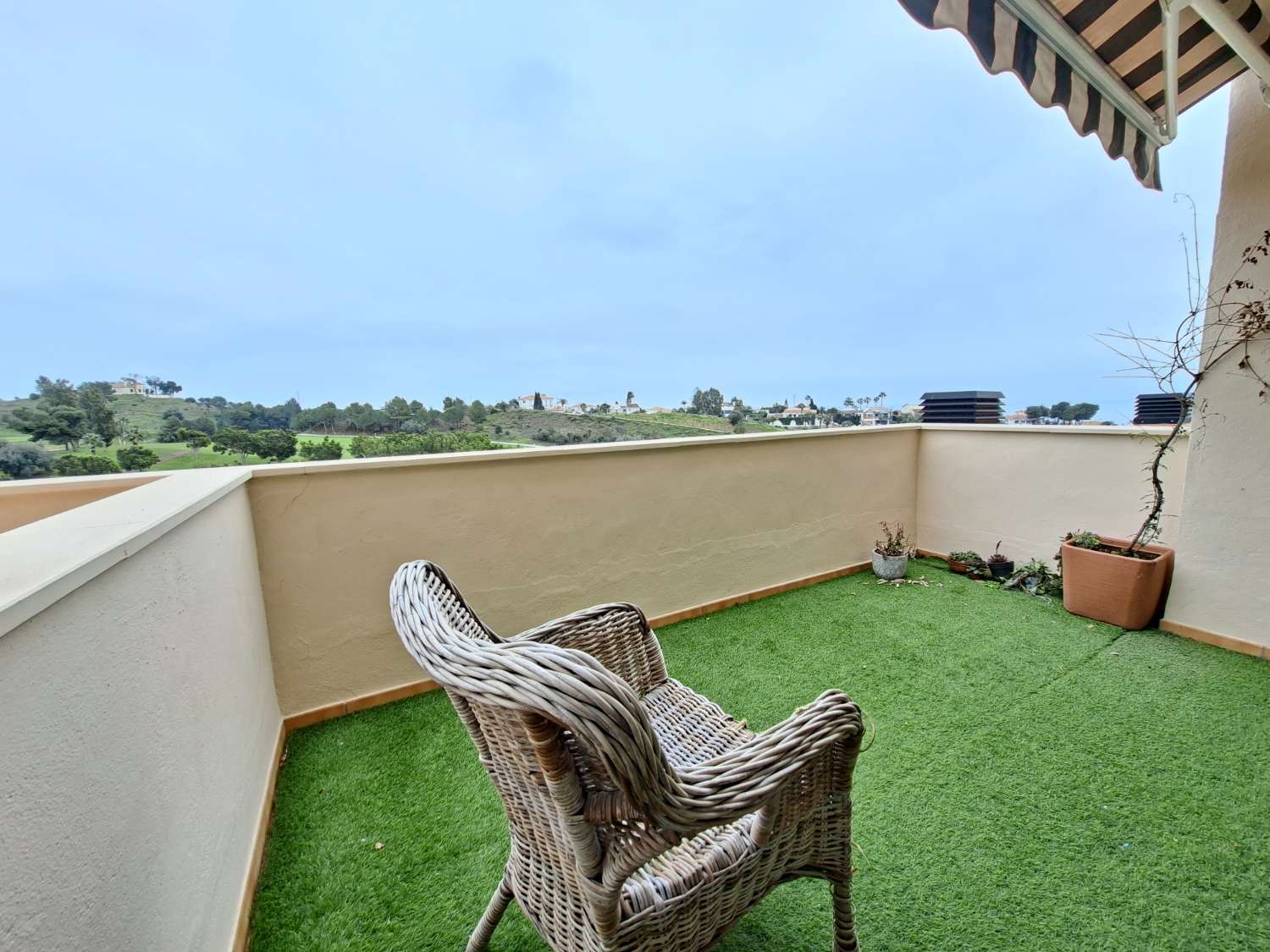 Piso de 3 dormitorios 2 cuartos de banos en Baviera Golf