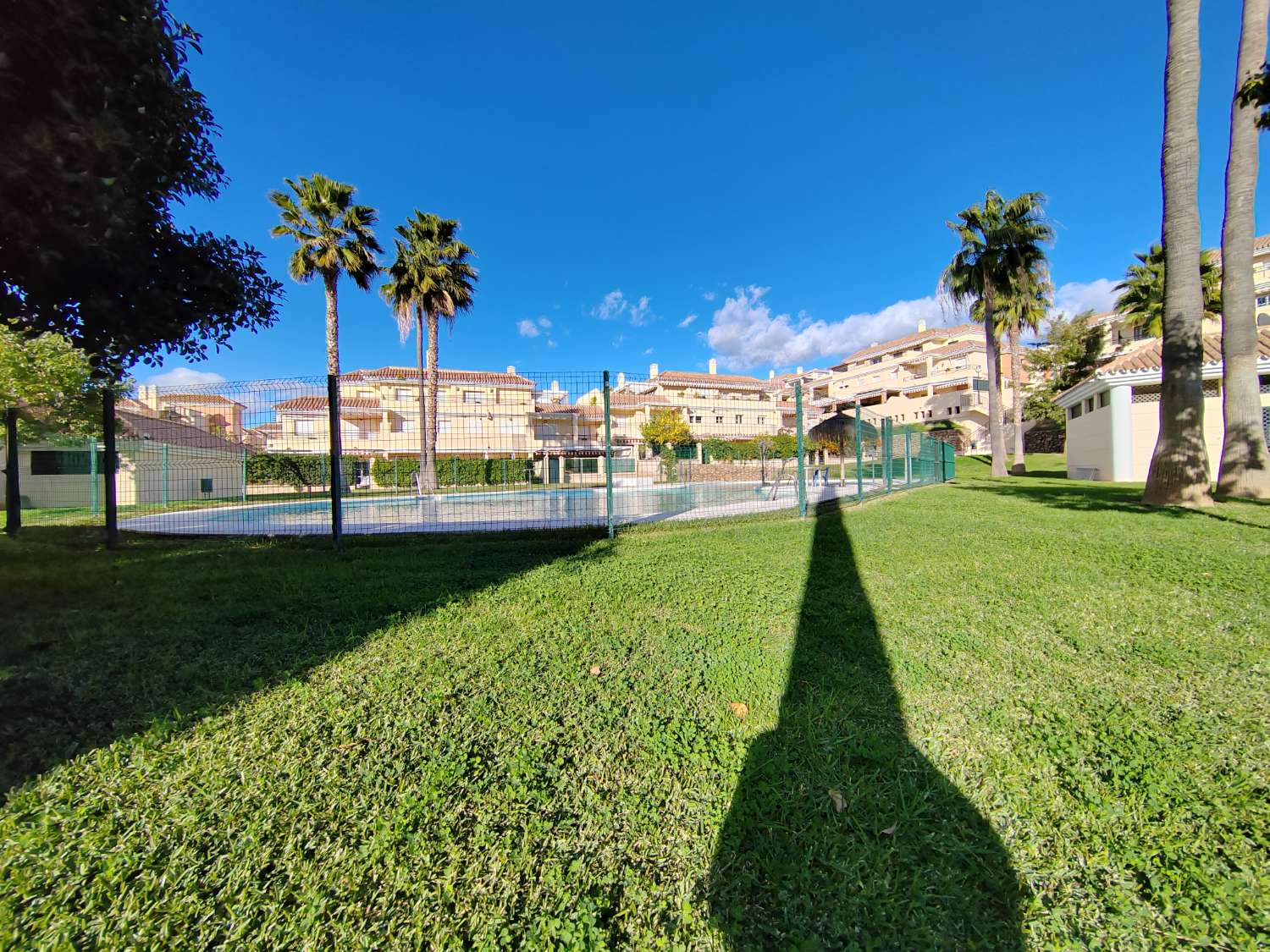 Apartamento de 3 dormitorios en Baviera Golf con piscina y parking