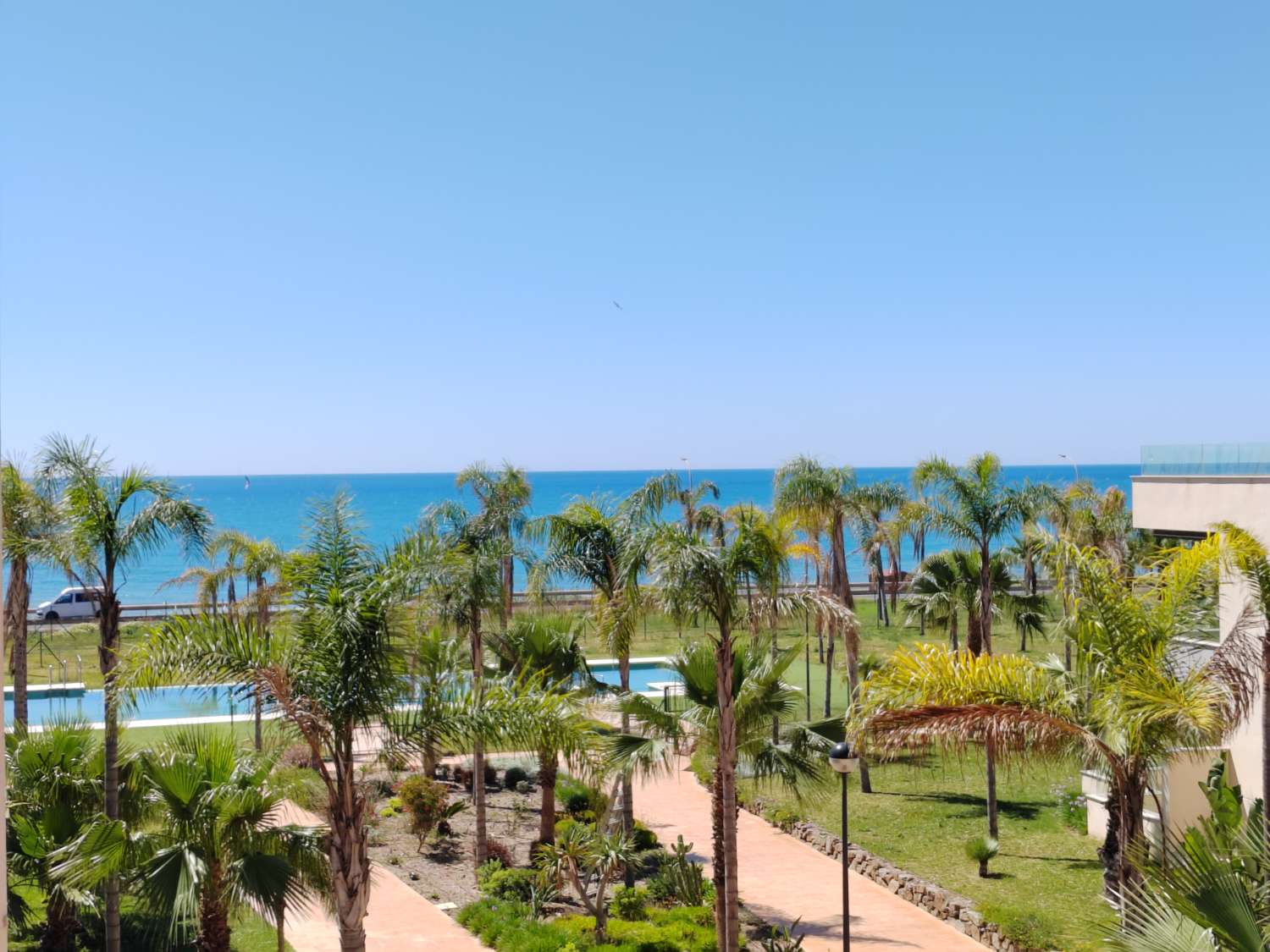 Penthouse in erster Strandlinie in Valle Niza mit Meerblick und Solarium